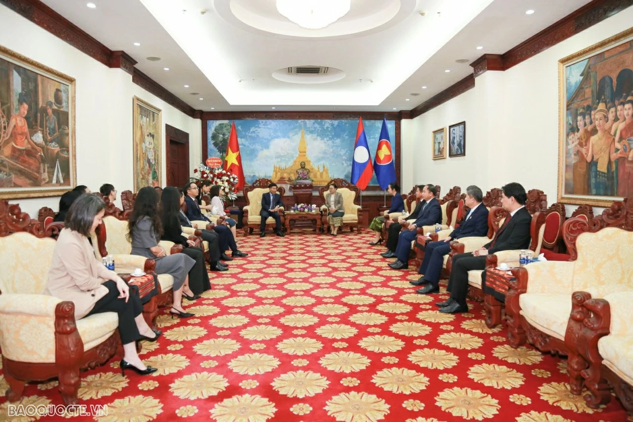 Party Central Committee member, Deputy FM Nguyen Manh Cuong extends congratulations on 71st anniversary of Lao People's Revolutionary Party