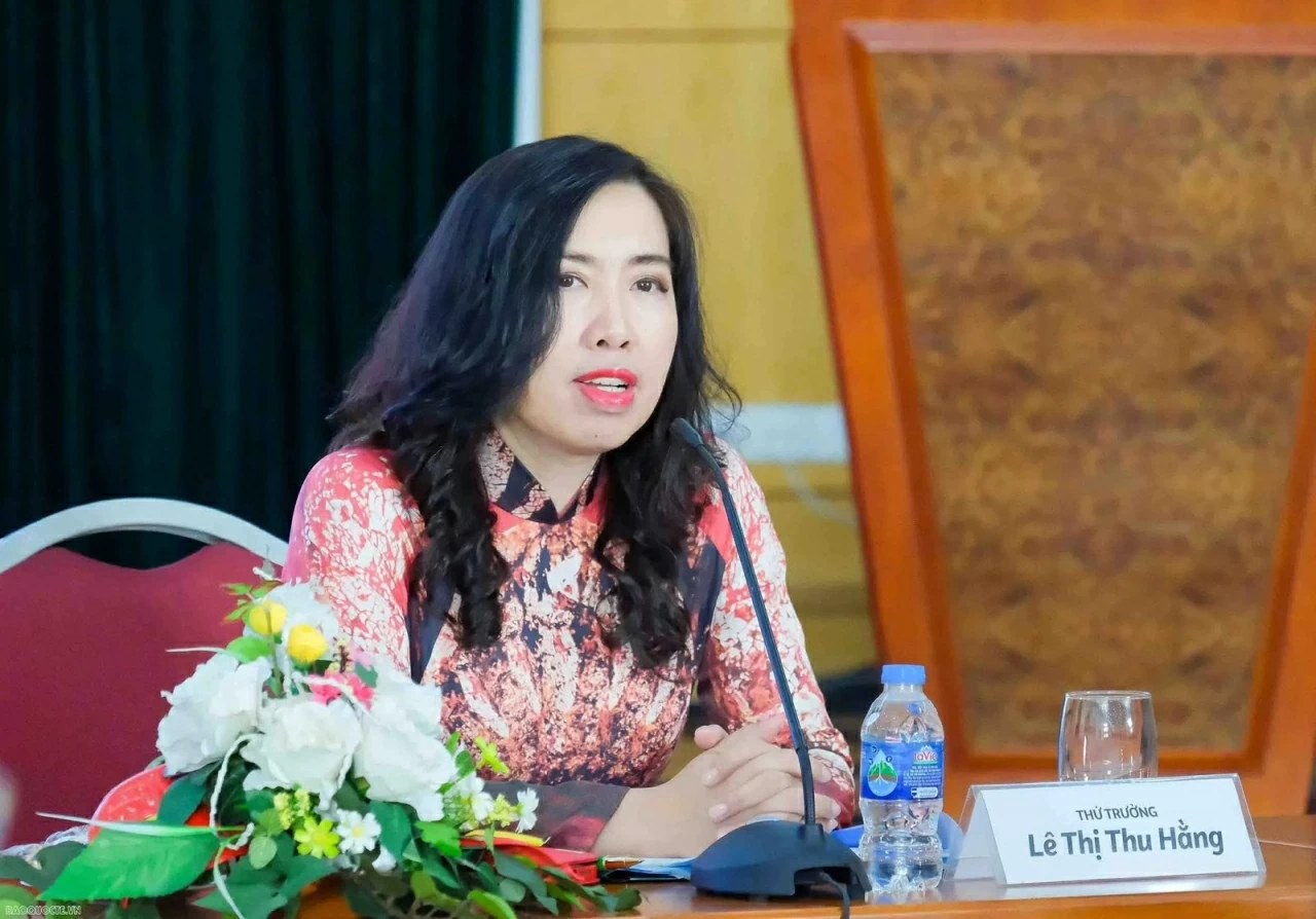 Thứ trưởng Lê Thị Thu Hằng