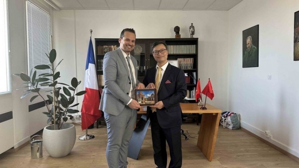 Vietnam boosts multilateral cooperation in Marseille