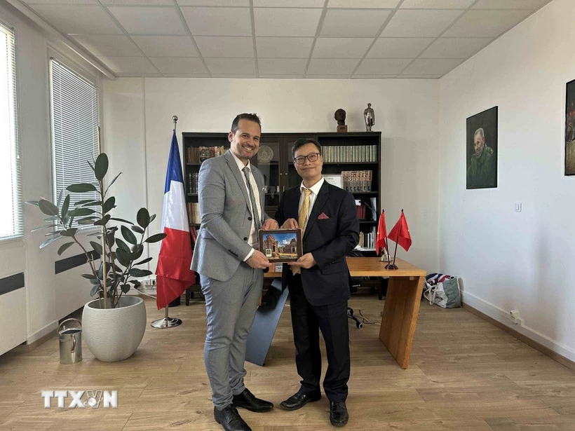Vietnam boosts multilateral cooperation in Marseille Vietnam boosts multilateral cooperation in Marseille