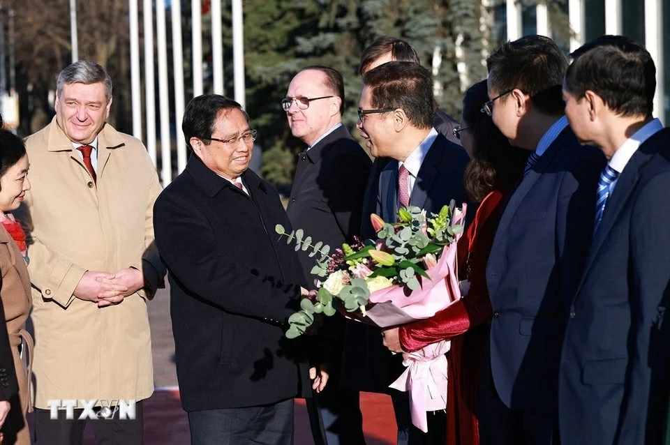 Prime Minister Pham Minh Chinh arrives in Moscow, beginning an official visit to Russia
