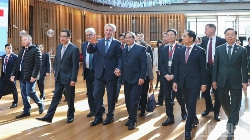 PM Pham Minh Chinh receives Novatek Chairman, promotes cooperation on key LNG projects