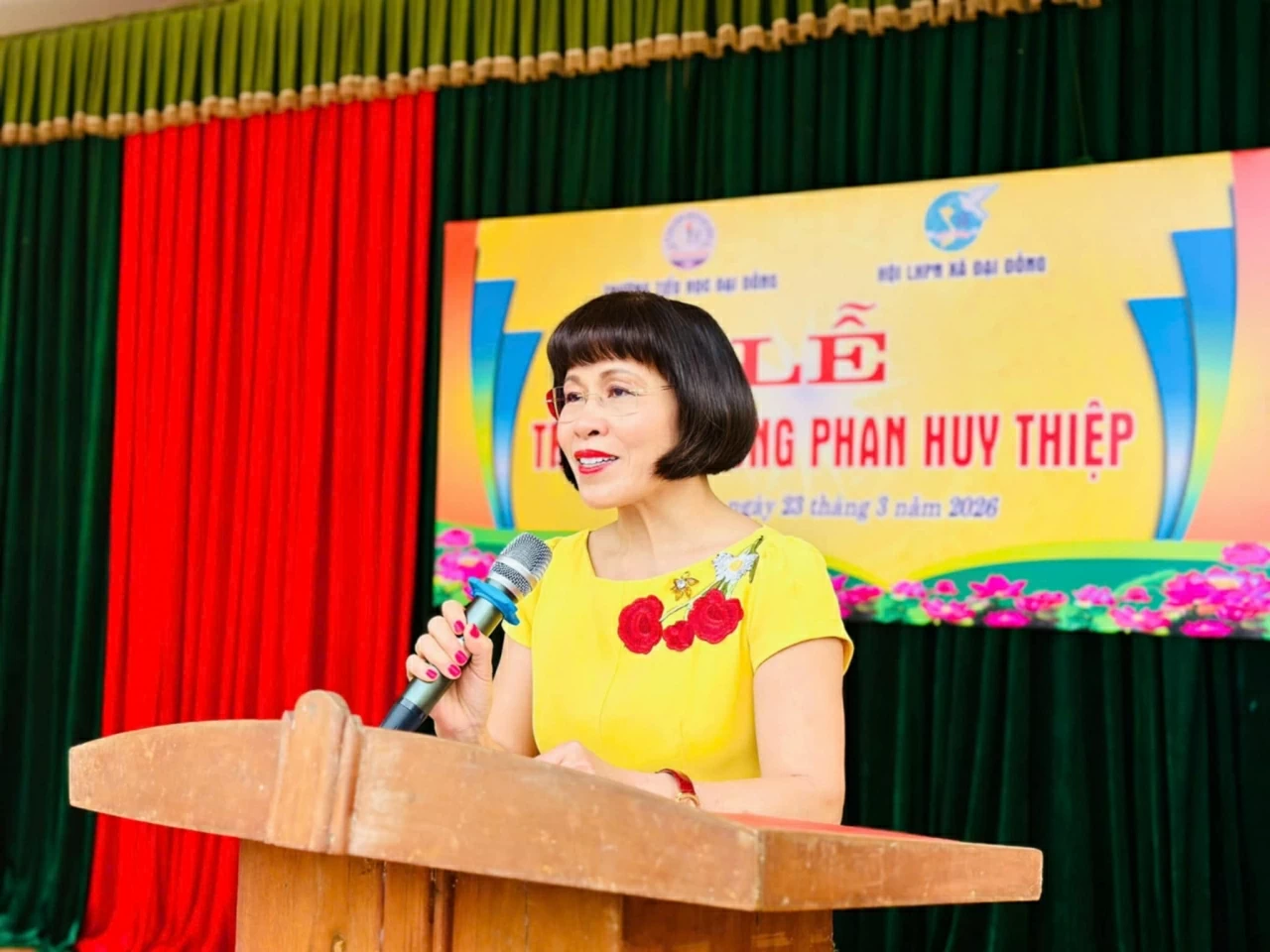 Dr. Phan Bich Thien - Overseas Vietnamese establish scholarship fund to honour family and homeland