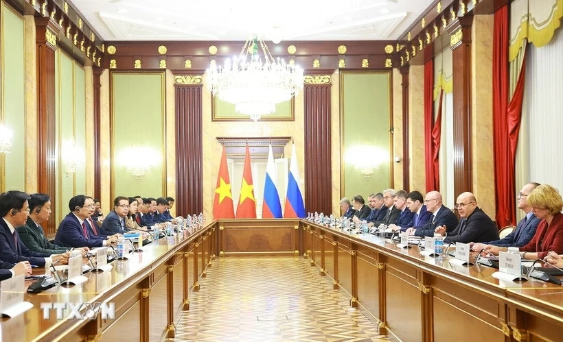 Vietnamese, Russian Prime Ministers hold talks, witness signing of nuclear power agreement Vietnamese, Russian Prime Ministers hold talks, witness signing of nuclear power agreement