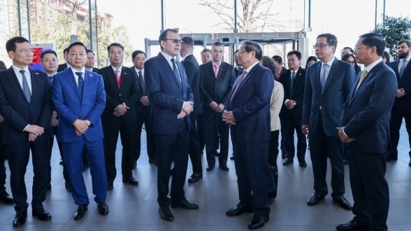 Prime Minister Pham Minh Chinh visits Russia's Atomic Energy Museum