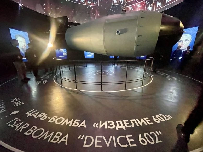 Prime Minister Pham Minh Chinh visits Russia's Atomic Energy Museum