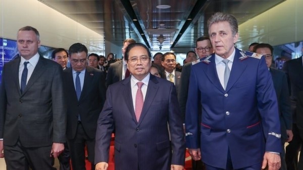 Prime Minister Pham Minh Chinh explores Russia’s metro systems