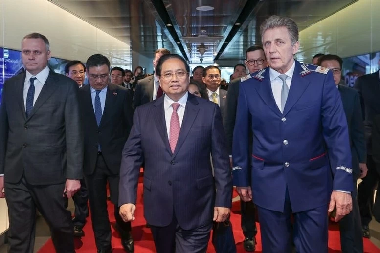Prime Minister Pham Minh Chinh explores Russia’s metro systems