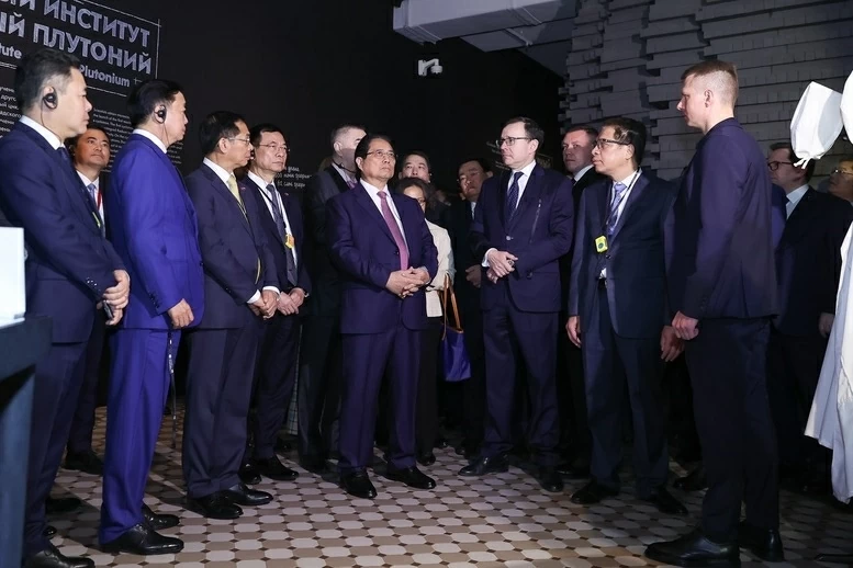 Prime Minister Pham Minh Chinh visits Russia's Atomic Energy Museum