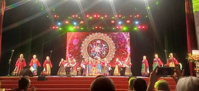 Hanoi opens Russian Cultural Days with performances by the Omsk Folk Choir