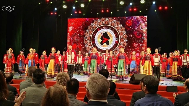 Hanoi opens Russian Cultural Days with performances by the Omsk Folk Choir