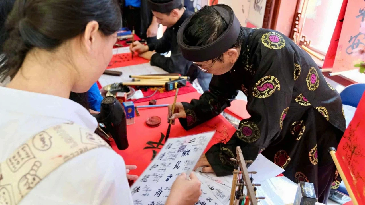 When youth join hands to spread national cultural values