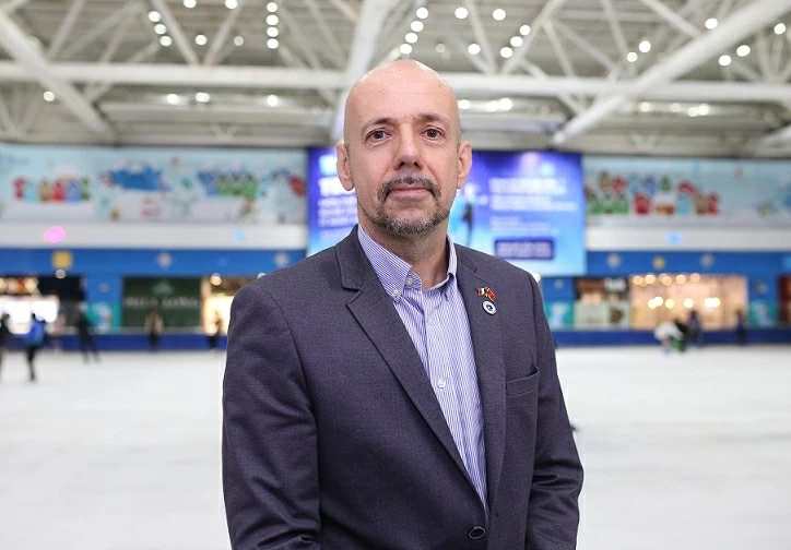 Legendary Surya Bonaly inspires young Vietnamese figure skaters