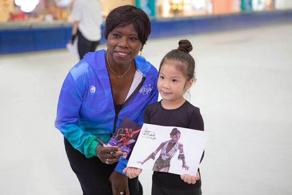 Legendary Surya Bonaly inspires young Vietnamese figure skaters