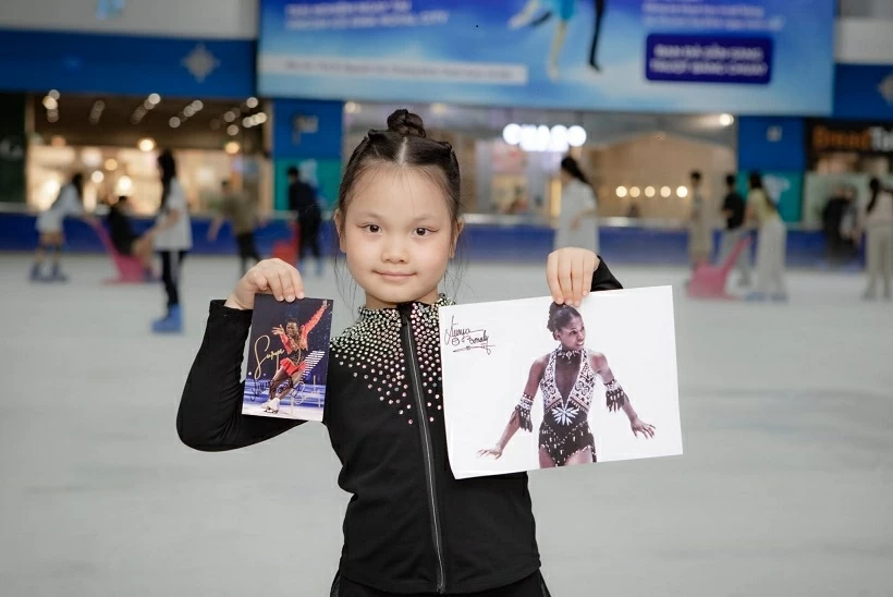 Legendary Surya Bonaly inspires young Vietnamese figure skaters