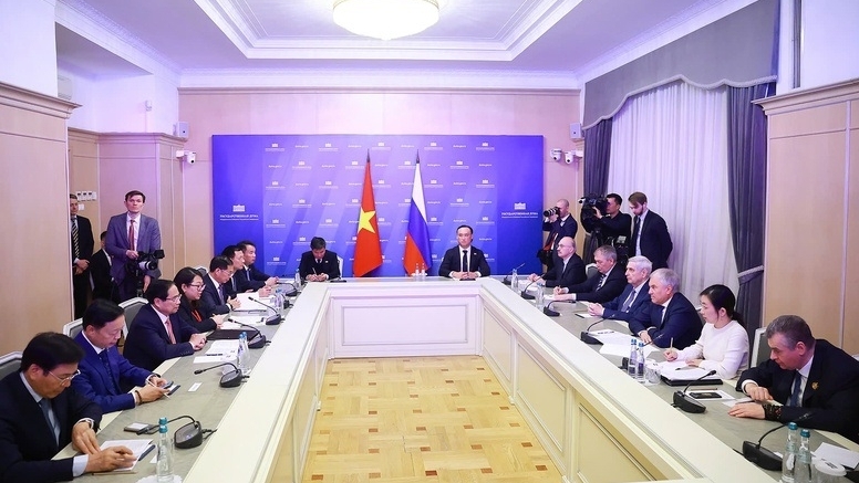 Prime Minister Pham Minh Chinh meets with Chairman of Russian State Duma Vyacheslav Volodin