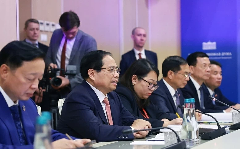 Prime Minister Pham Minh Chinh meets with Chairman of Russian State Duma Vyacheslav Volodin