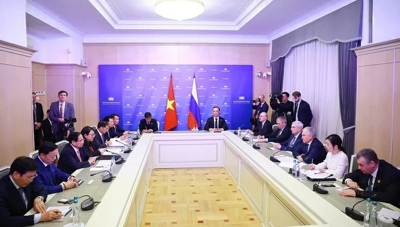 Prime Minister Pham Minh Chinh meets with Chairman of Russian State Duma Vyacheslav Volodin