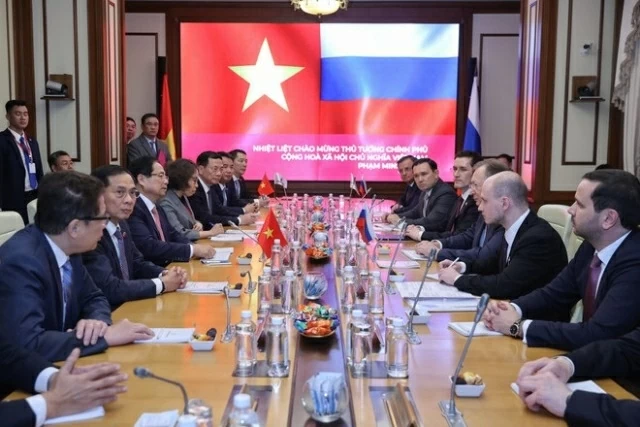 Prime Minister Pham Minh Chinh visits, works with Vietnam’s leading oil and gas partner in Russia