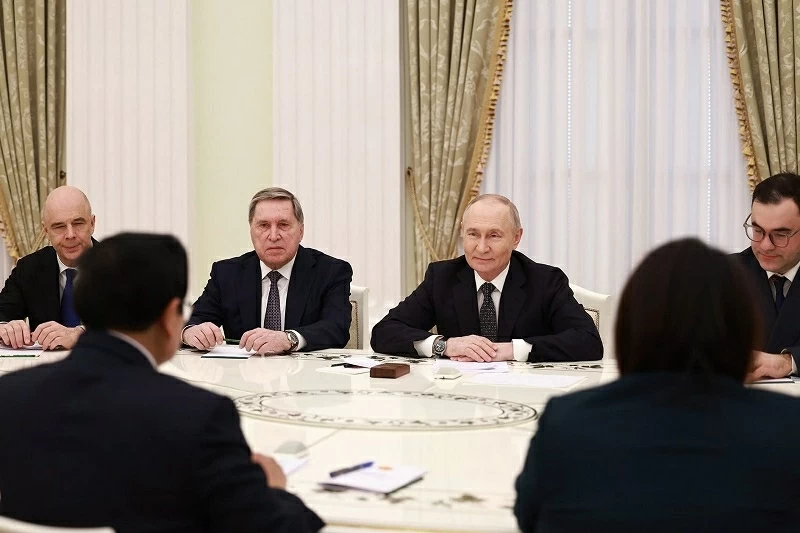 Prime Minister Pham Minh Chinh meets Russian President Vladimir Putin in Moscow