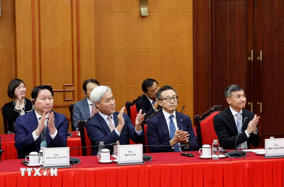 General Secretary To Lam receives Asia Business Council corporate leaders