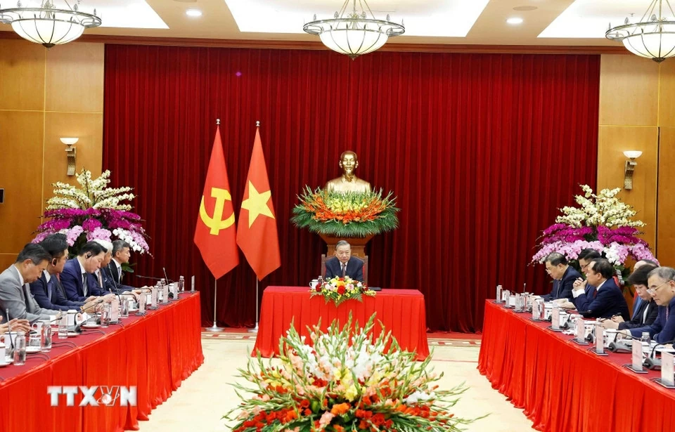 General Secretary To Lam receives Asia Business Council corporate leaders