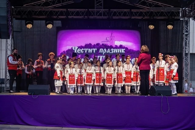 Vietnam and Bulgaria enhance local cooperation in the ancient capital Veliko Tarnovo Vietnam and Bulgaria enhance local cooperation in the ancient capital Veliko Tarnovo
