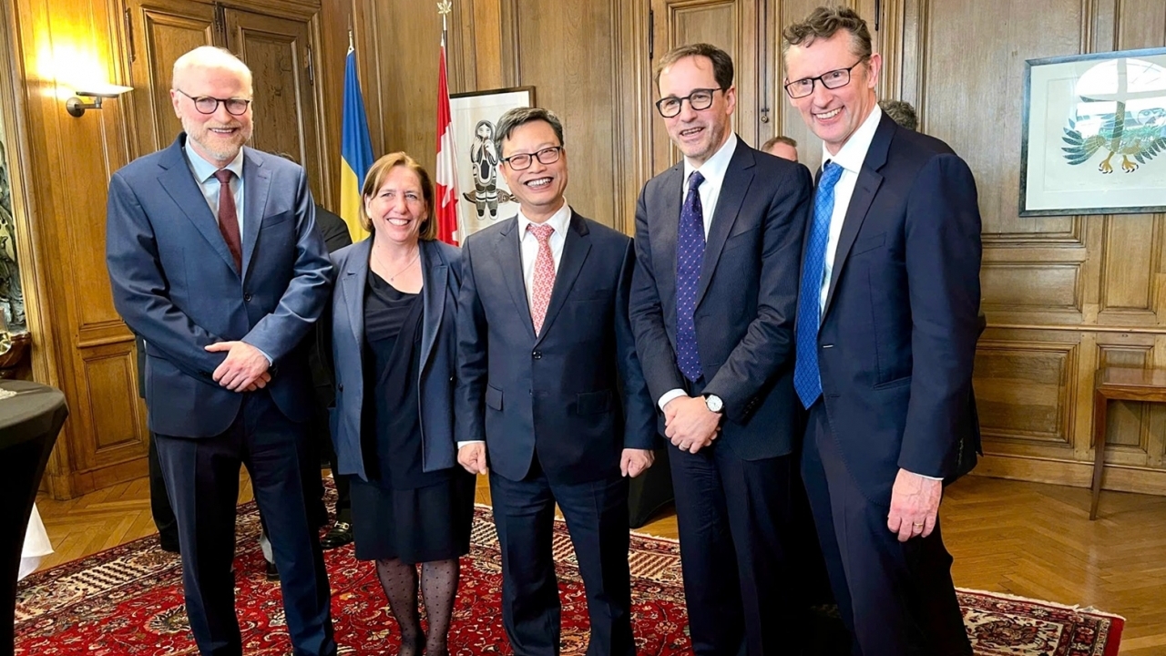 Ambassador Trinh Duc Hai meets Ambassadors and Chargé d'Affaires of OECD Southeast Asia Program member countries