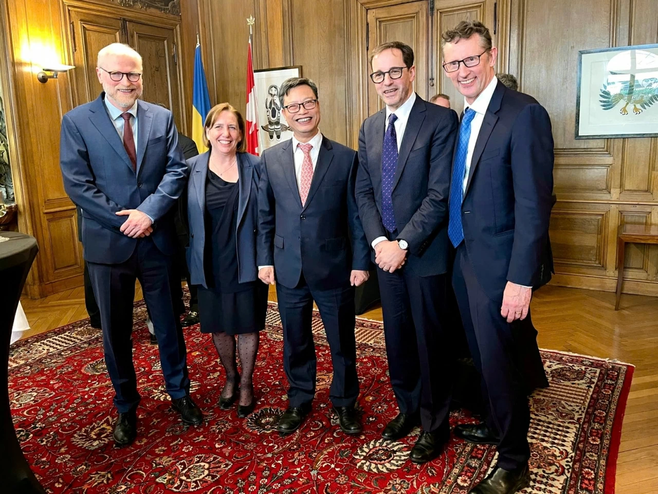 Ambassador Trinh Duc Hai meets Ambassadors and Chargé d'Affaires of OECD Southeast Asia Program member countries