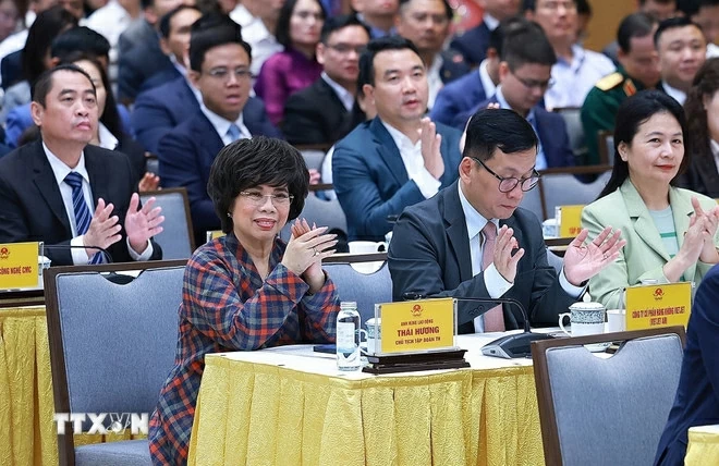 Prime Minister Pham Minh Chinh chairs Conference on double-digit growth and business appreciation Prime Minister Pham Minh Chinh chairs Conference on double-digit growth and business appreciation