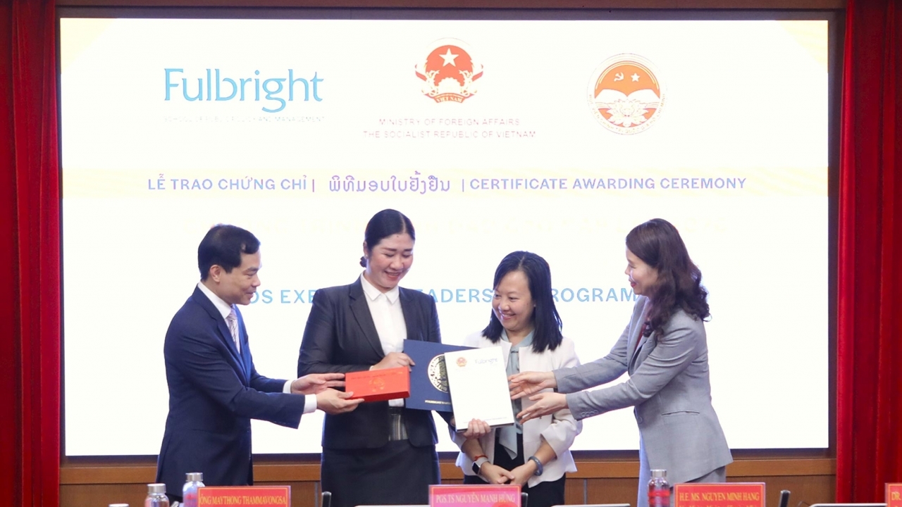 Closing ceremony of Laos Leadership Programme held in Vietnam for the first time