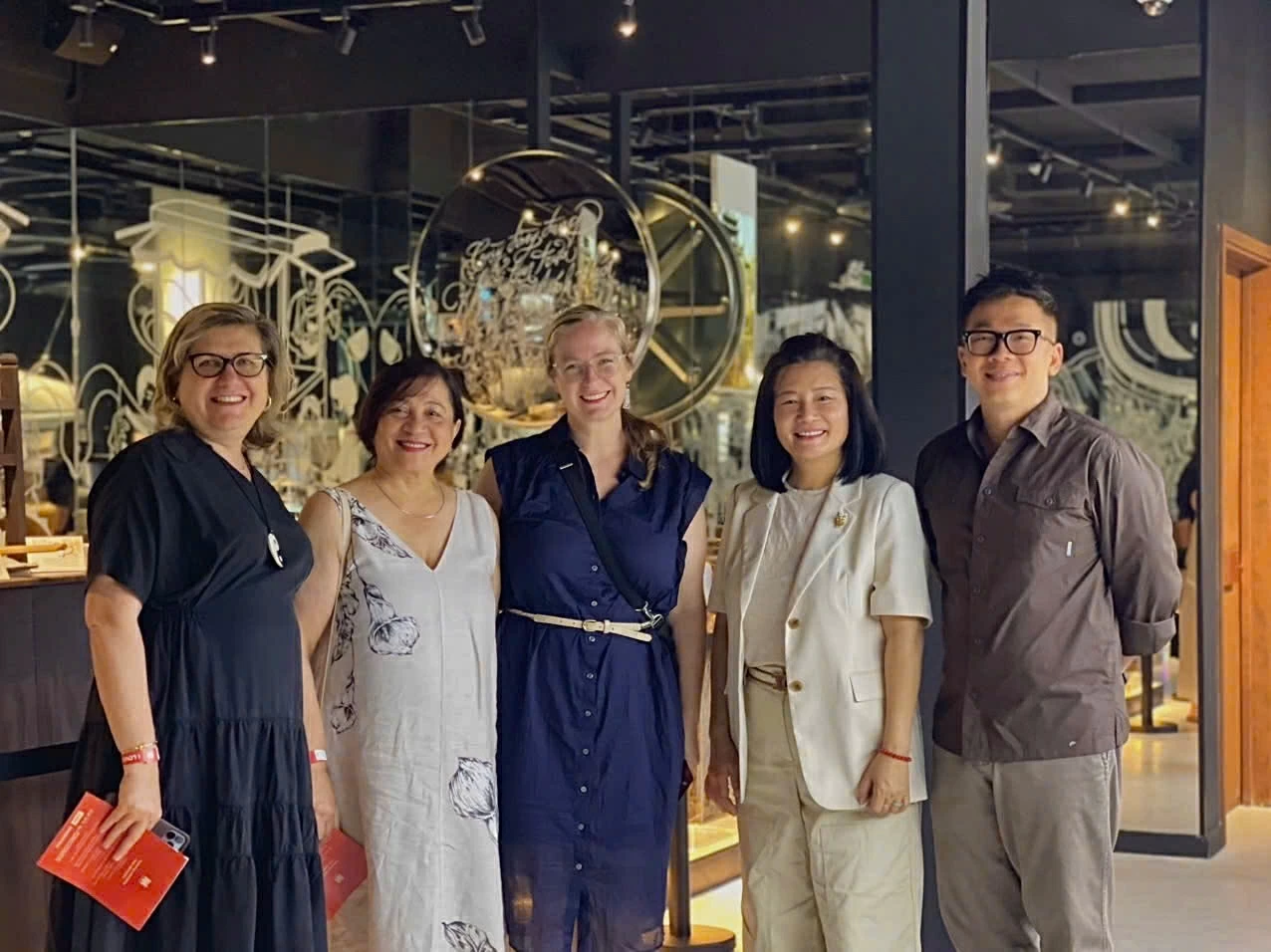 Heritage Journey: Pho Museum welcomes Consular Club representatives for a cultural exchange