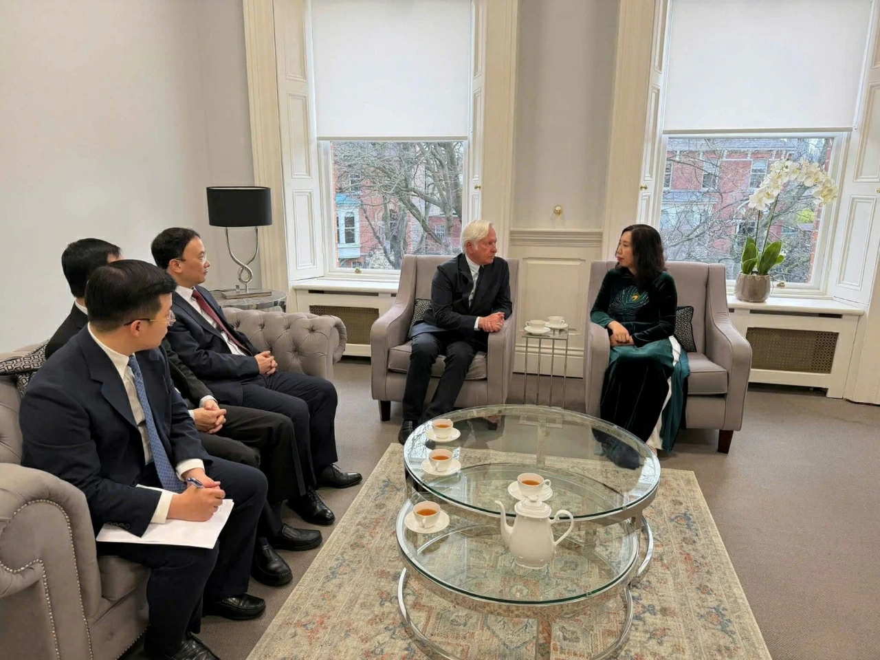 Deputy FM Le Thi Thu Hang visits Ireland to promote bilateral cooperation