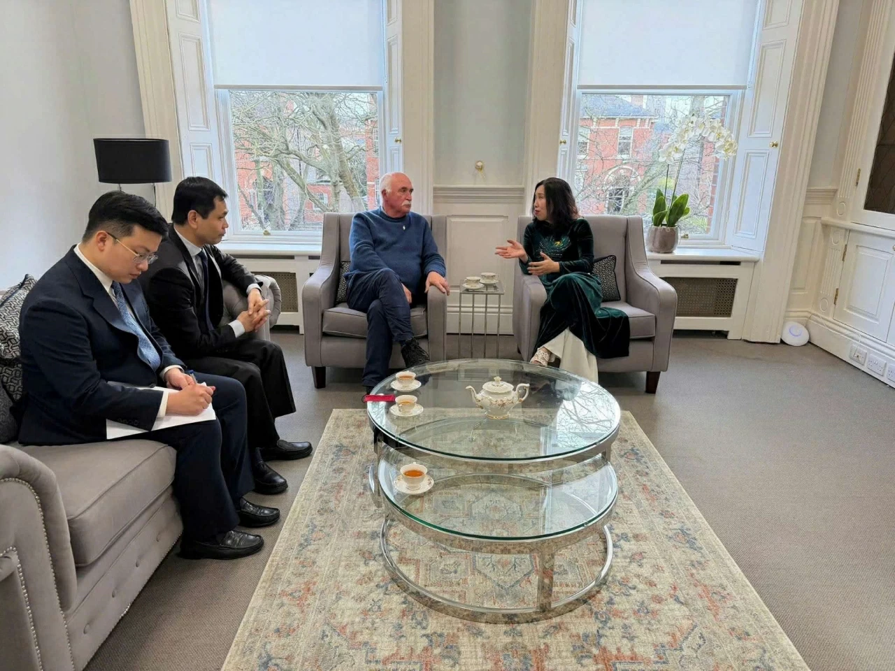 Deputy FM Le Thi Thu Hang visits Ireland to promote bilateral cooperation