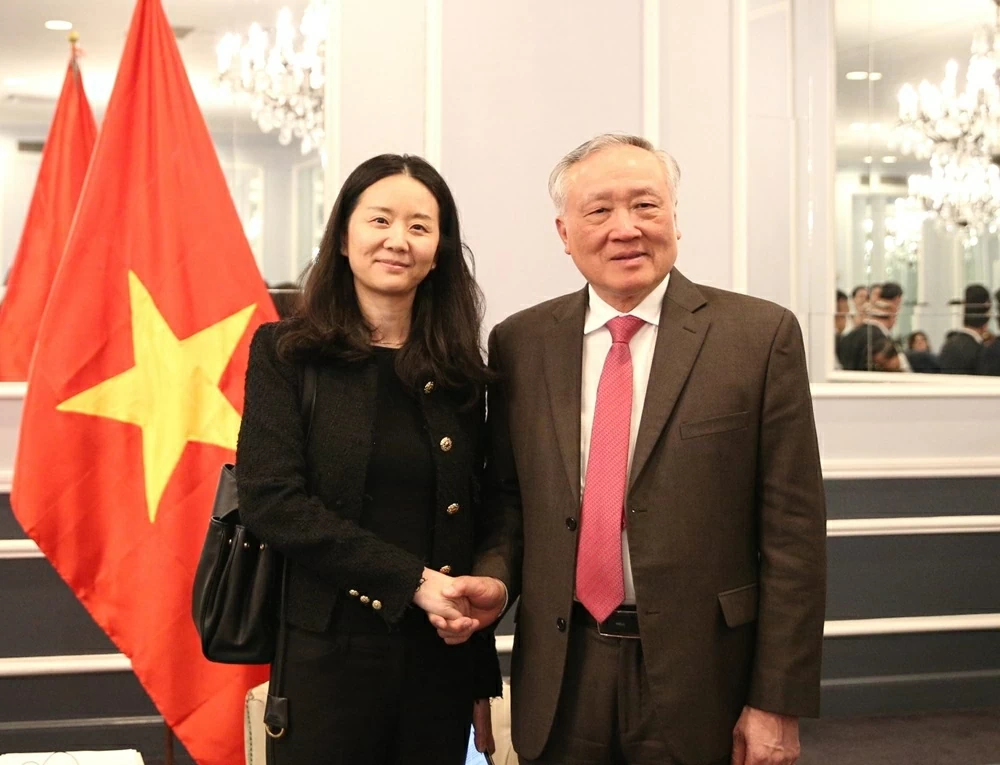 Deputy PM Nguyen Hoa Binh attends forum promoting Vietnam–US financial and technological cooperation