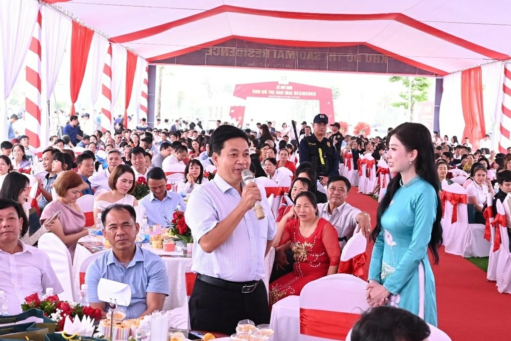 Khách hàng phát biểu cảm nhận sau khi lựa chọn sản phẩm, khẳng định niềm tin vào giá trị và tiềm năng của dự án. Khách hàng phát biểu cảm nhận sau khi lựa chọn sản phẩm, khẳng định niềm tin vào giá trị và tiềm năng của dự án.