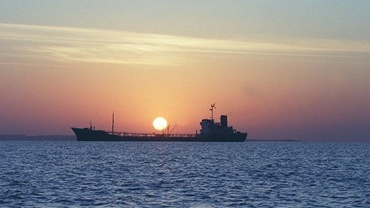 Vietnam seeks priority passage for vessels through Strait of Hormuz