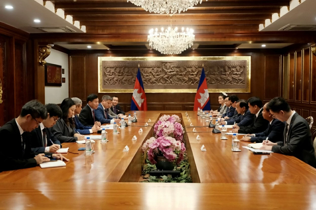 Party Central Committee Member, Deputy Foreign Minister Nguyen Manh Cuong visits Cambodia