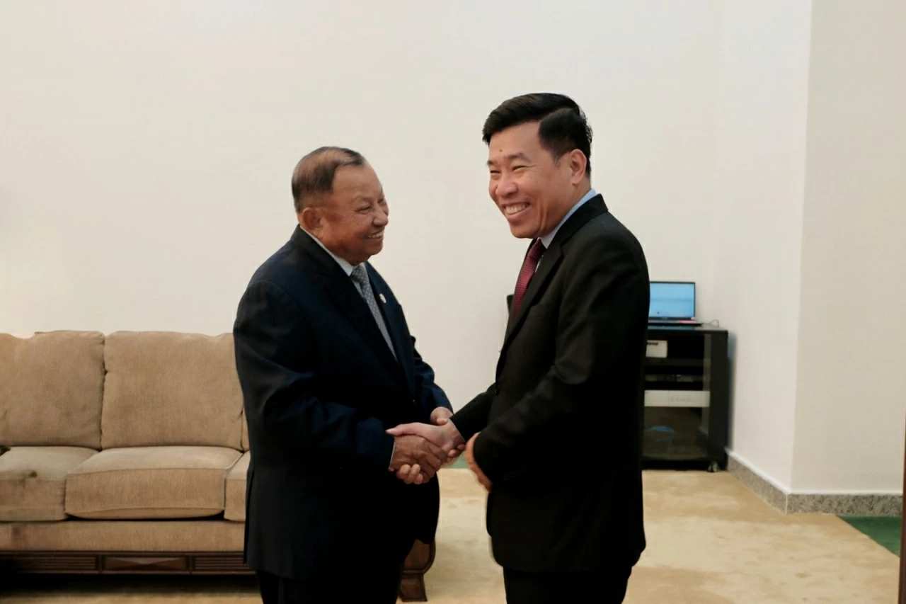 Party Central Committee Member, Deputy Foreign Minister Nguyen Manh Cuong visits Cambodia