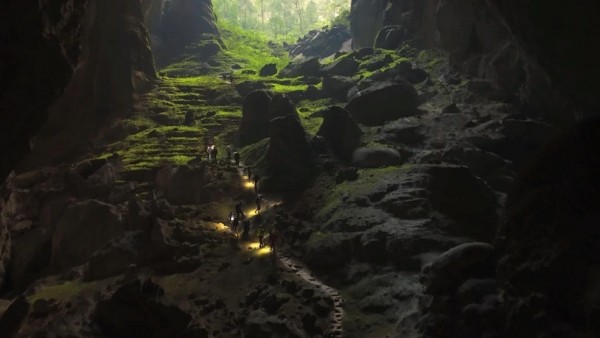 International media praise the spectacular and surreal landscape of Son Doong Cave