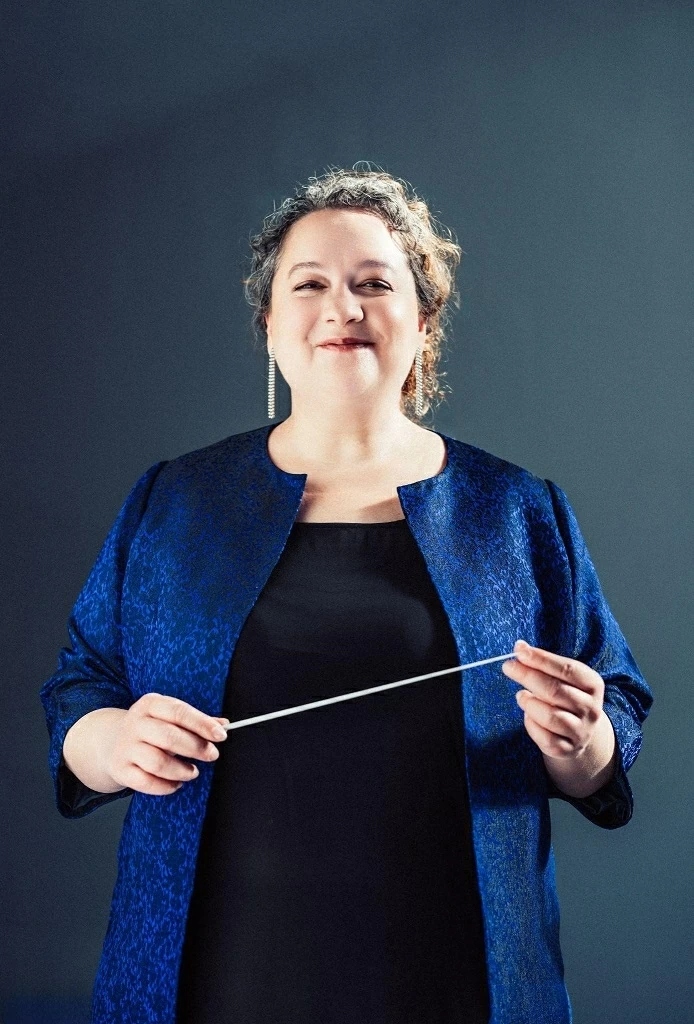 French female conductor tours Vietnam, connecting the music of two nations