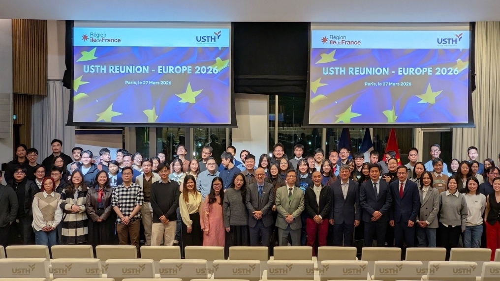 Vietnamese Ambassador to France Trinh Duc Hai attends USTH community gathering in Europe