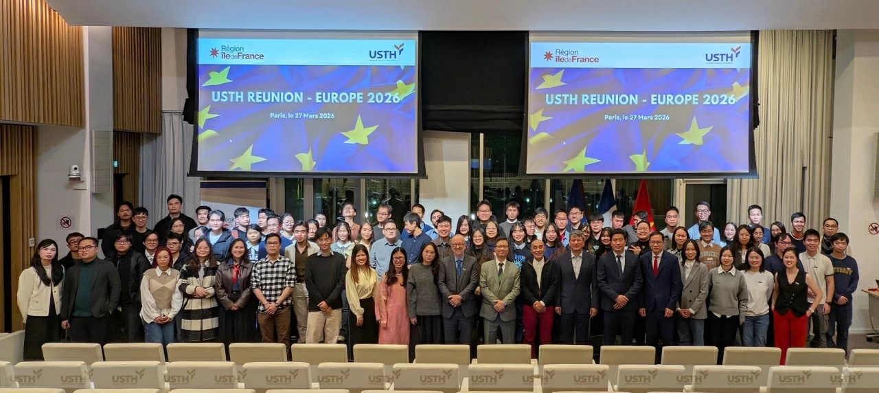 Vietnamese Ambassador to France Trinh Duc Hai attends USTH community gathering in Europe