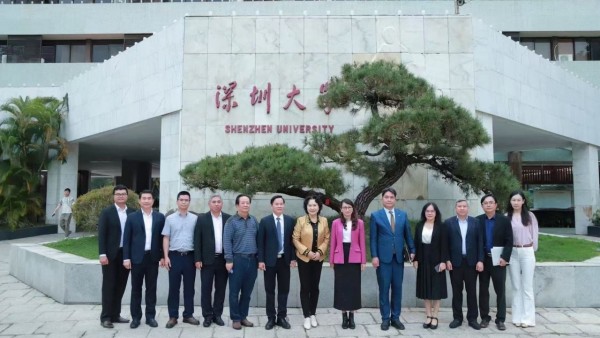 Thúc đẩy hợp tác giáo dục và khoa học-công nghệ giữa Đại học Quốc gia TP.Hồ Chí Minh và Đại học Thâm Quyến (Trung Quốc)