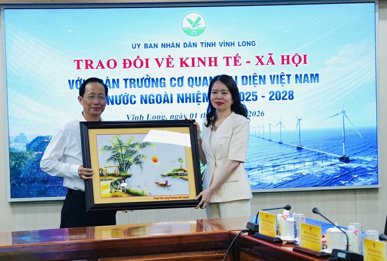 Economic Diplomacy: Creating new development momentum for Dong Nai and Vinh Long in a strategic linkage space Economic Diplomacy: Creating new development momentum for Dong Nai and Vinh Long in a strategic linkage space