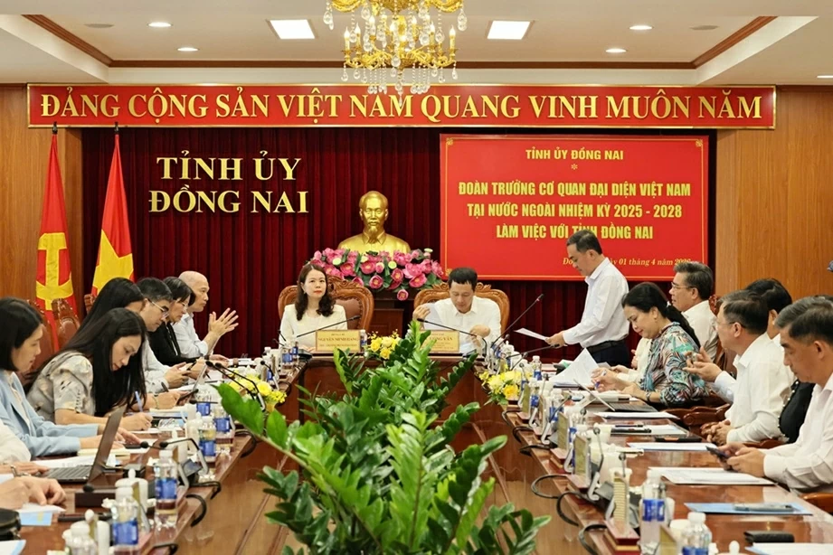 Economic Diplomacy: Creating new development momentum for Dong Nai and Vinh Long in a strategic linkage space Economic Diplomacy: Creating new development momentum for Dong Nai and Vinh Long in a strategic linkage space