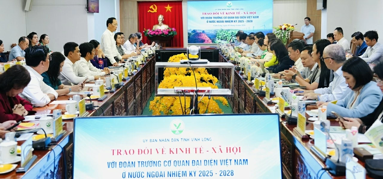 Economic Diplomacy: Creating new development momentum for Dong Nai and Vinh Long in a strategic linkage space Economic Diplomacy: Creating new development momentum for Dong Nai and Vinh Long in a strategic linkage space