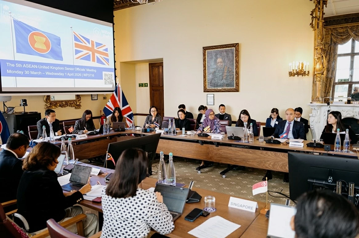 Deputy FM Dang Hoang Giang co-chairs ASEAN-UK Senior Officials' Meeting at Wilton Park Deputy FM Dang Hoang Giang co-chairs ASEAN-UK Senior Officials' Meeting at Wilton Park