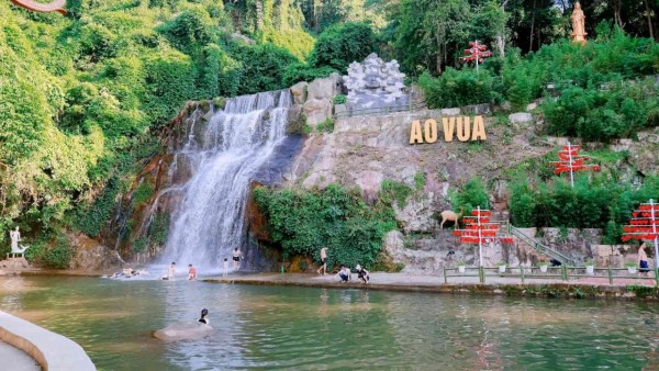 Du lịch ngắn ngày: Xu hướng 'đi trốn cuối tuần' của giới trẻ