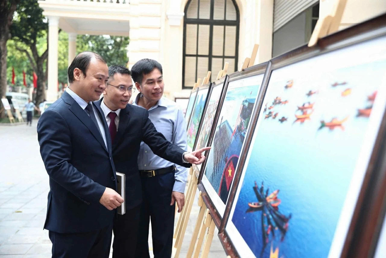 Human rights communication: Harnessing the 'hearts and minds' of the people